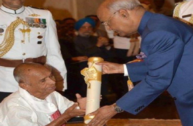 Breaking : पद्मश्री अवार्ड से सम्मानित कुष्ठ पीडि़तों की सेवा करने वाले दामोदर गणेश बापट नहीं रहे, पढि़ए पूरी खबर...