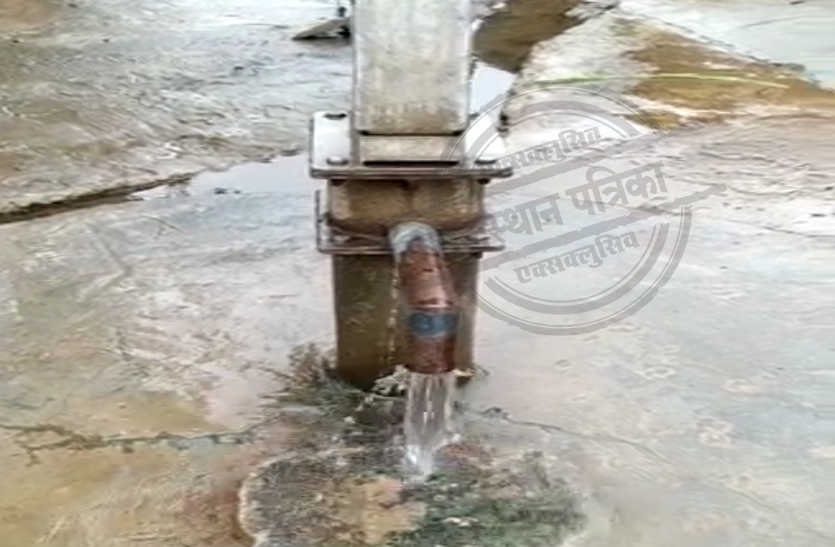 Water coming hand pump automatically in bhilwara