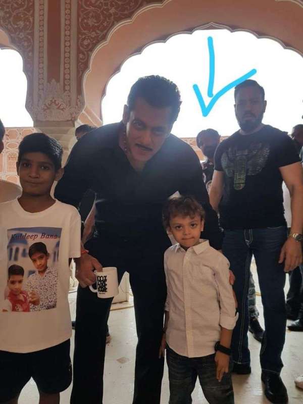 सलमान खान के बाद रजनीकांत भी पहुंचे जयपुर, देखें तस्वीरें