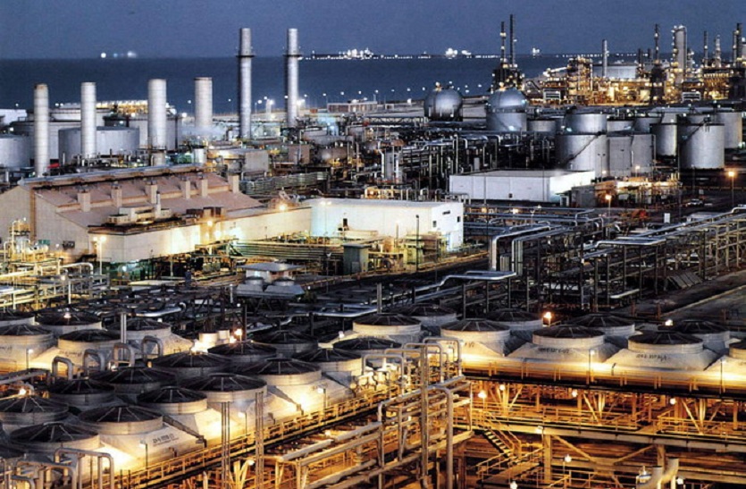 एशिया में तेल की बढ़ती मांग पर भी सऊदी की नजर है