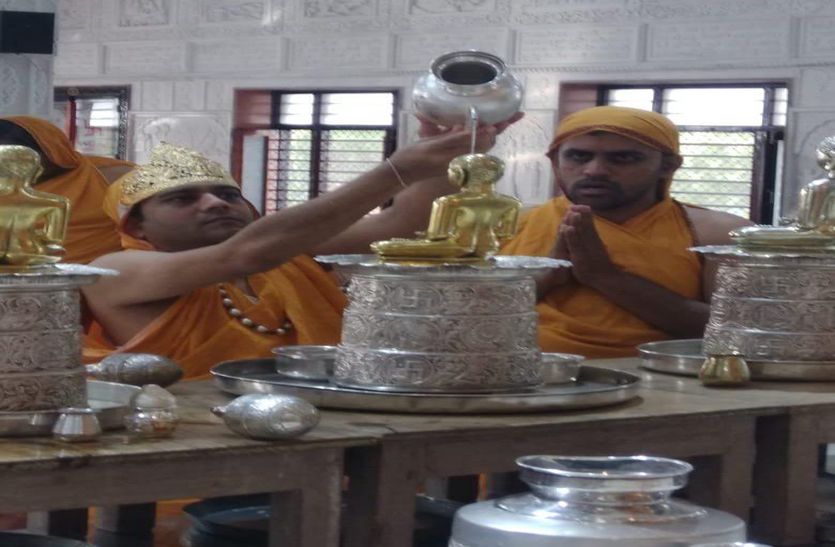 A Jain temple where there is anointing with rain water in bhilwara