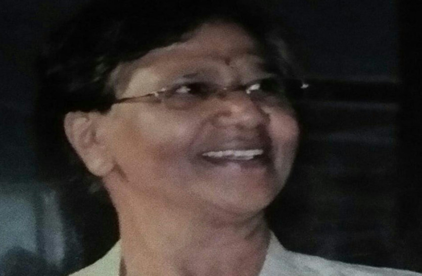 Writer Sushma Chouhan said that society is necessary for poetry