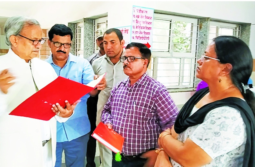 अस्पताल का कमरा बंद कर आराम कर रही थी महिला डॉक्टर और अचानक पहुंच गए मंत्रीजी, गेट खुलते ही मचा हंगामा