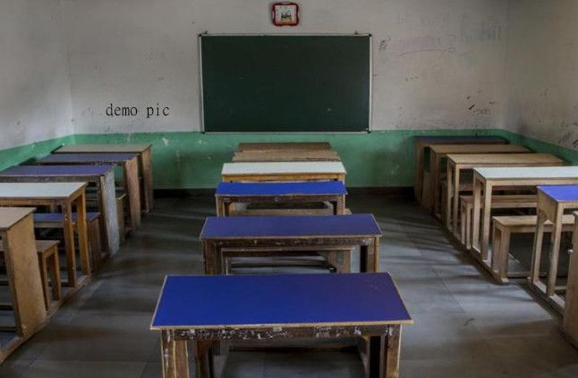 Schools reopen in Srinagar