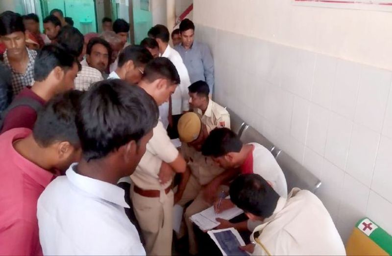 Married Woman Suicide at Home : सीकर जिले के श्रीमाधोपुर में देर रात एक विवाहिता ने फांसी के फंदे पर झूलकर आत्महत्या कर ली।