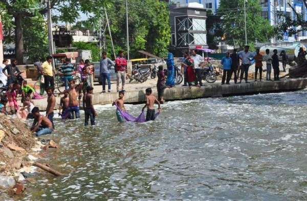 pics of children catching fish