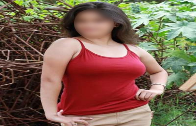 शादी में मिले तो हो गया प्यार, बनाया शारीरिक सम्बन्ध और जब युवती गर्भवती हो गयी तो...