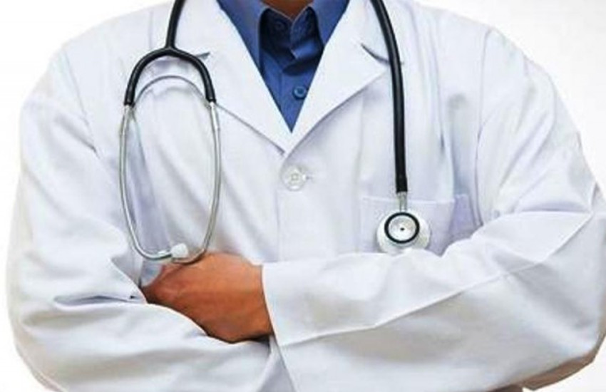 बांसवाड़ा  : एमजी चिकित्सालय में नर्सिग छात्रा से डॉक्टर के दुव्र्यवहार से बवाल, पीएमओ ने बिठाई जांच