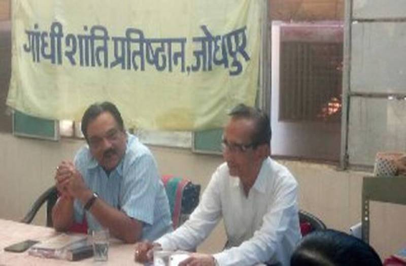 Mahatma Gandhi : One man army