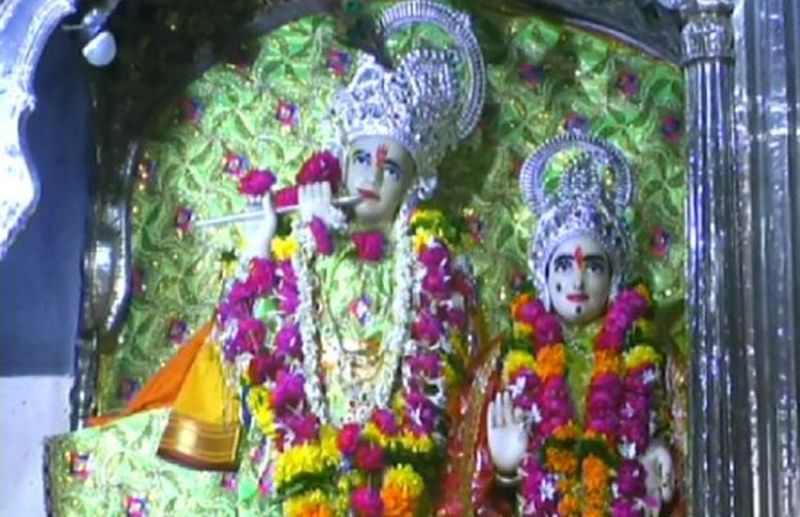 VIDEO : प्रभु ने पहने सवा किलो चांदी के मुकुट, स्वयंसेवकों ने बजाई बांसुरी, रजत रथ पर दिए दर्शन