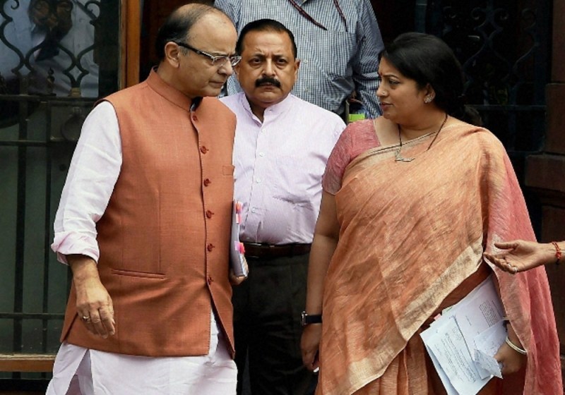 केंद्रीय मंत्री स्मृति ईरानी का दौरा रद्द, अरुण जेटली के लिए कही ये बातें