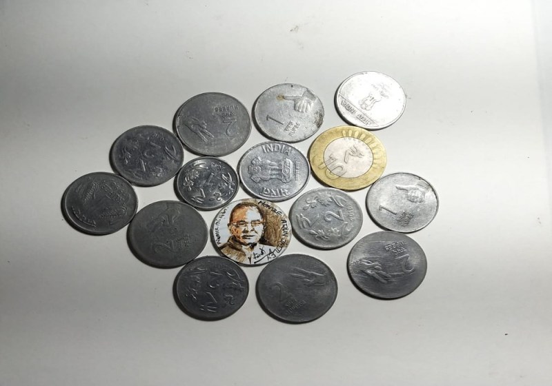 खीरी के चित्रकार ने सिक्के पर तस्वीर बनाकर दी अरुण जेटली को श्रद्धांजलि