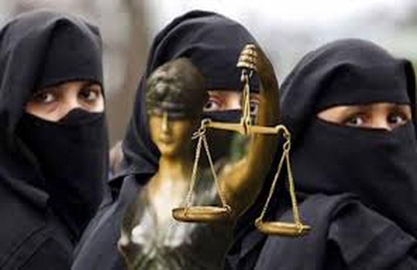 तीन तलाक व अनुच्छेद 370 के मुद्दे पर मुस्लिम महिलाओं का जलसा