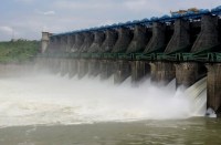 बेतवा खतरे के निशान से एक फिट नीचे, राजघाट के 16 गेट खुले तो फिर डूब गया यूपी-एमपी पुल