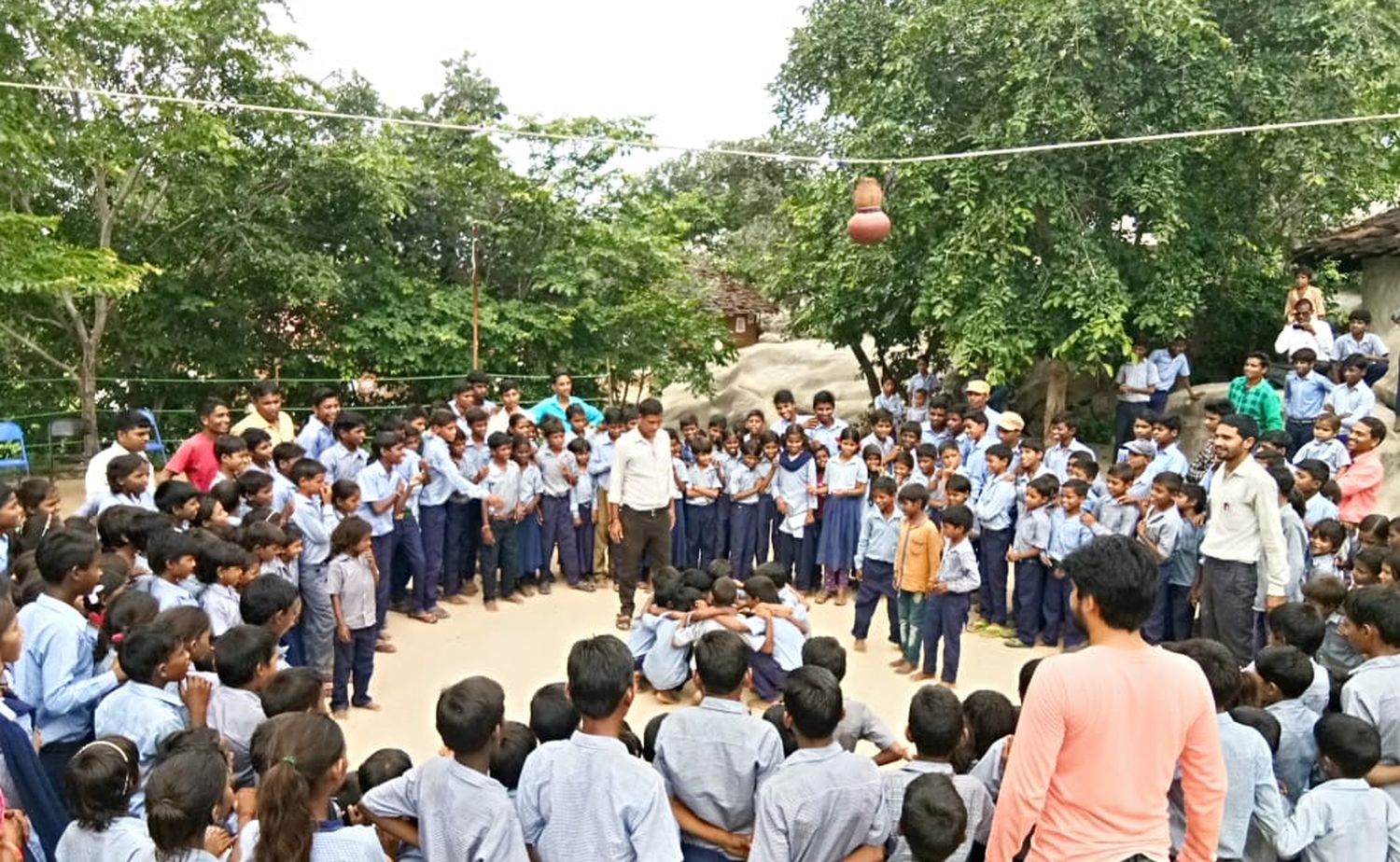 बच्चों की सूरत में दिखी 'भगवान की मूरत