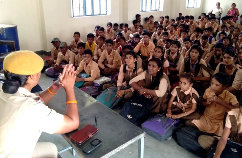 जागरूकता से आएंगी दुर्घटनाओं में कमी, विद्यार्थियों को दी यातायात नियमों की जानकारी