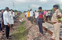 ट्रेन की चपेट में आने से मां सहित दो बच्चों की मौत, मायके से ससुराल के लिए हुई थी रवाना