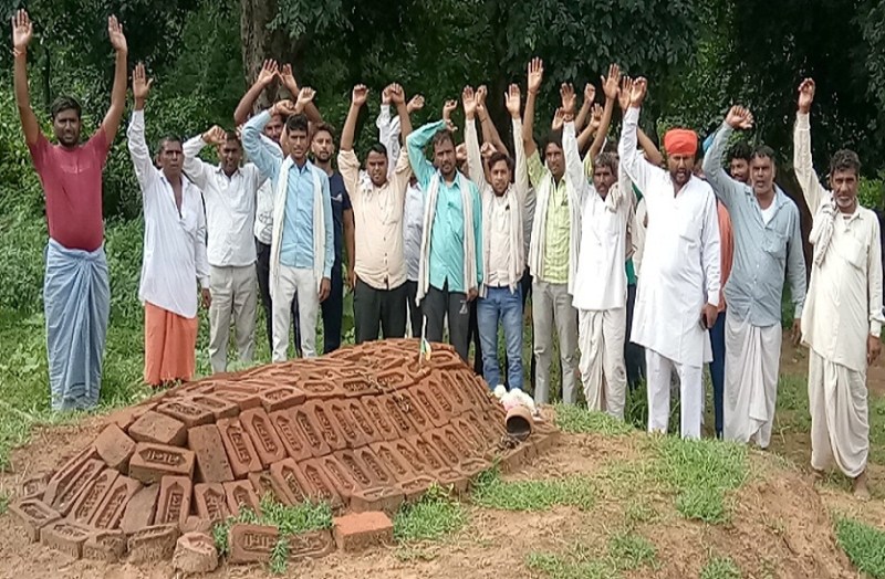 BHARATPUR NEWS :रूपवास एसडीएम ने किया शहीद के पिता का अपमान, मुख्यमंत्री तक पहुंचा मामला