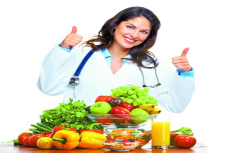 हैल्दी रहने के लिए उम्र के हिसाब से लें डाइट