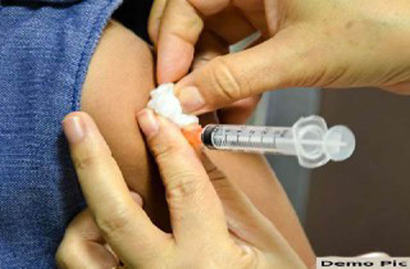 जिले में अब तक तीन लाख से अधिक बच्चों के लगाया खसरा-रूबेला टीका