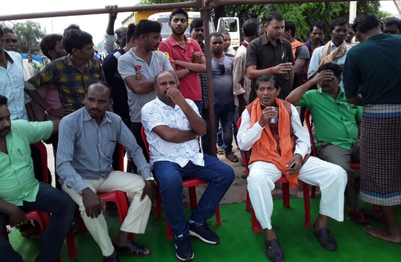 Breaking : सड़क के लिए रोड पर उतरे पूर्व गृहमंत्री ननकी, देर से पहुंचने के बाद अब आंदोलन हुआ शुरू, कल यहीं फंसे गए थे जाम में