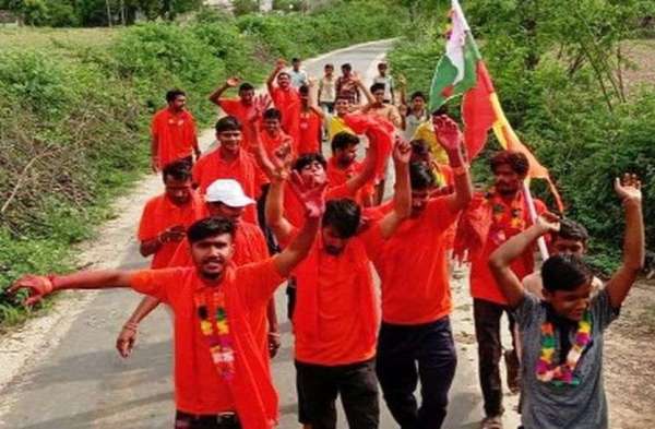 बाबा रामदेव के जयकारों से वातावरण गूंज उठा