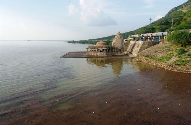 बीसलपुर बांध : अब तीन गेट से पानी की निकासी