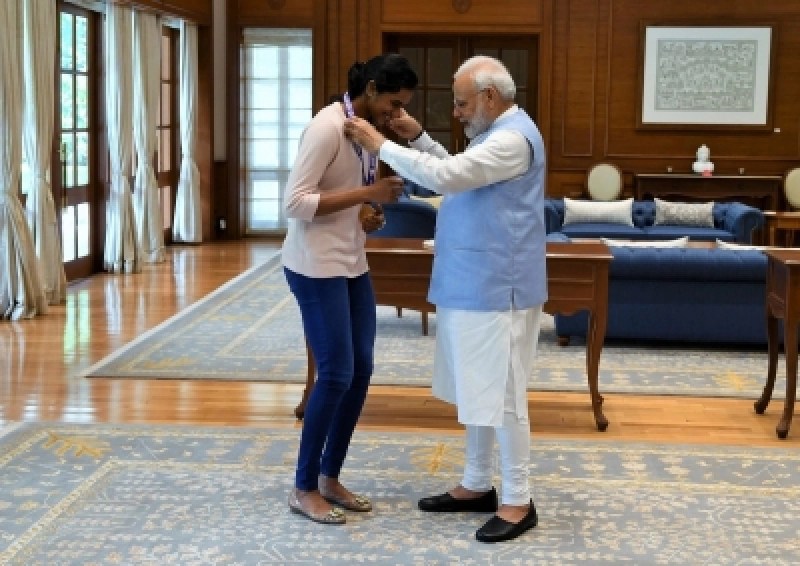 sindhu_with_pm_modi.jpg