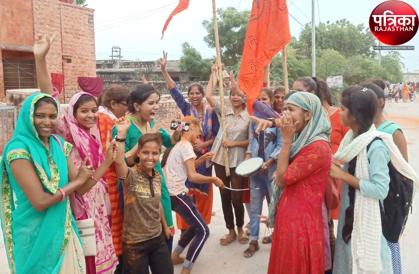 Student union election : कहीं एबीवीपी तो कहीं एनएसयूआई ने मारी बाजी, समर्थकों में जोश का माहौल