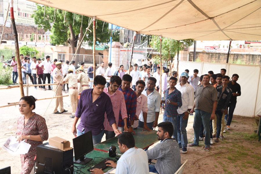 law and commerce students voting ratio is minimum in jnvu
