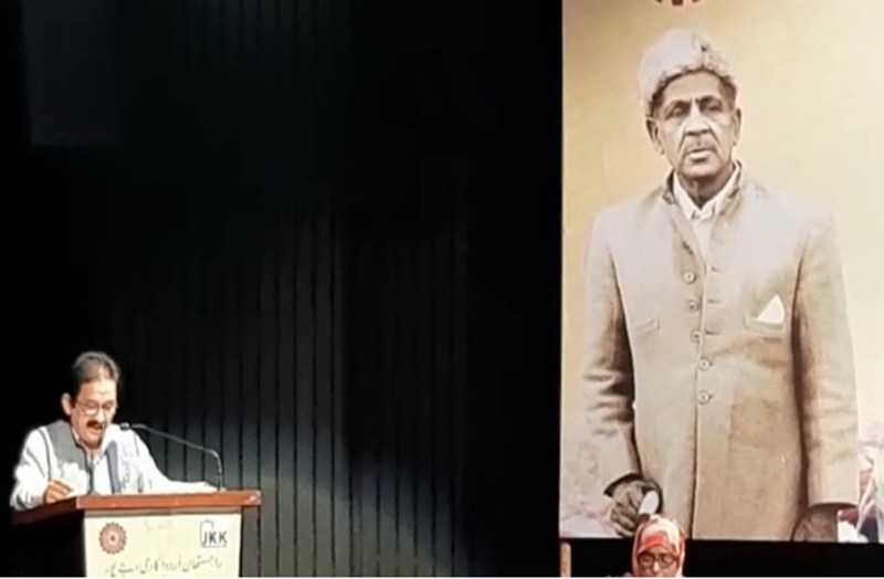 फिराक ने उर्दू शायरी को नया लहजा दिया : फुरकान