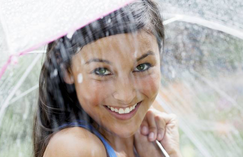 बारिश के मौसम में सबसे ज्यादा प्रभावित होती है त्वचा