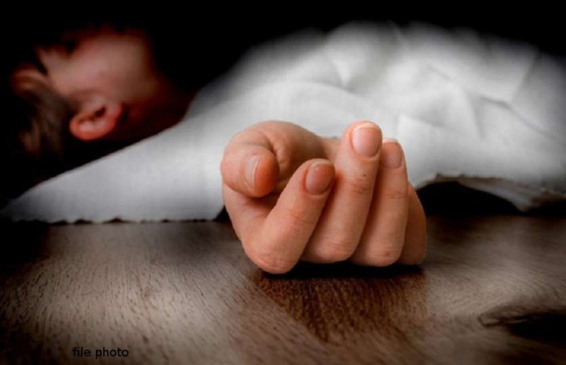 बाप ने अपने ही बेटे को स्कूल बेल्ट मारा