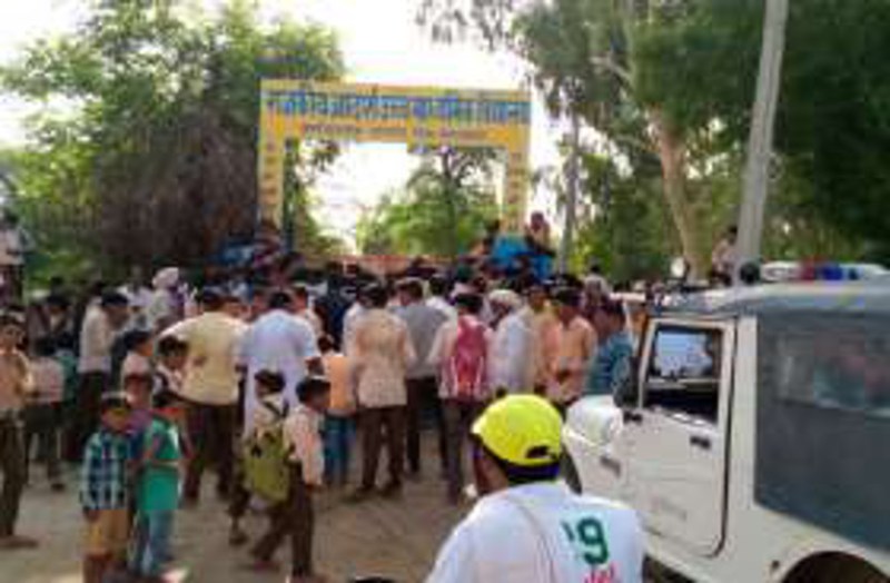 जानकीदासवाला स्कूल विवाद में प्राचार्य और व्याख्याता का तबादला