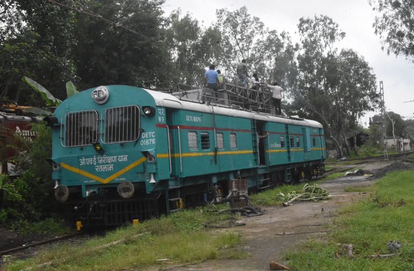 Ratlam Diesel shed improved electric engine for the first time