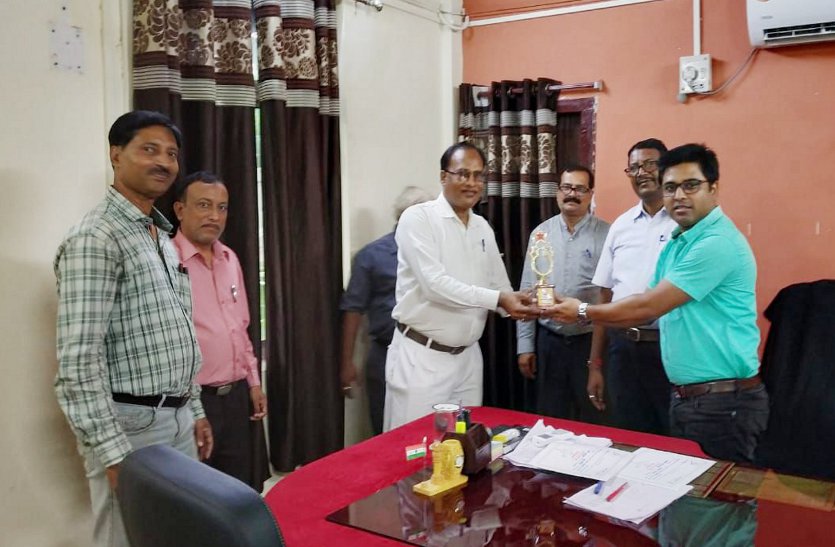 Employee of month award scheme for railway employees started