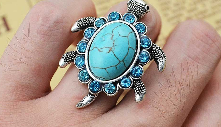 फैशन की होड़ में न पहने कछुआ रिंग, नियम से करें धारण तभी मिलेंगे ये फायदे |  tortoise ring benefits and kachua ring astrology tips in hindi | Patrika  News