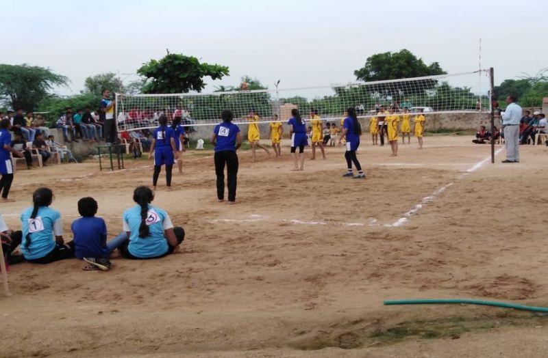 64वीं वॉलीबॉल छात्रा 17 व 19 वर्ष की जिला स्तरीय प्रतियोगिता गोल स्कूल में शुरू