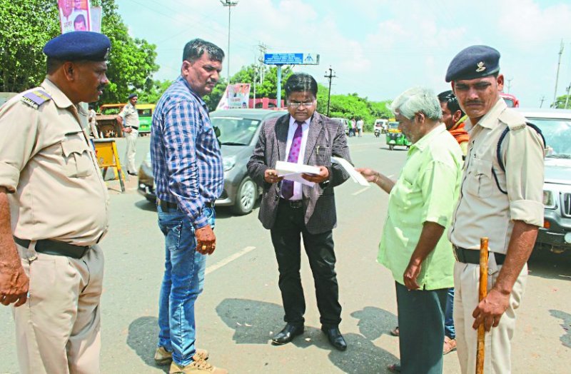 Challan for car wife's gwalior smart city ceo mahip tejaswi