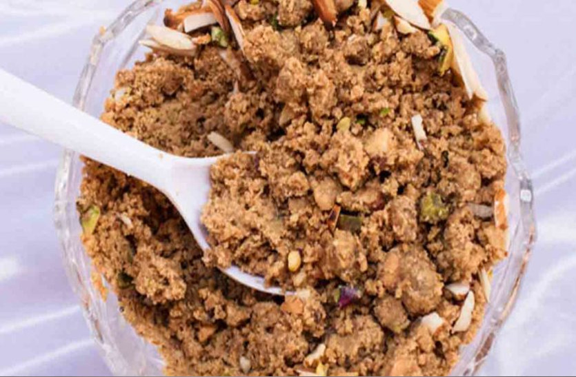 सूखे मेवे डालकर बनाएं धनिए की पंजीरी, हड्डियों को बनाएगी मजबूत