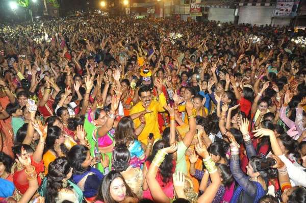 Late regional MP Shankar Lalwani danced