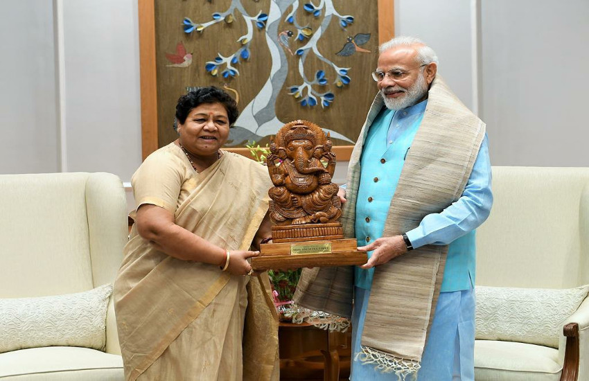 PM मोदी ने राज्यपाल उइके से की सौजन्य मुलाकात, कहा- प्रदेश के विकास के लिए सभी वर्गों को साथ लेकर करें कार्य