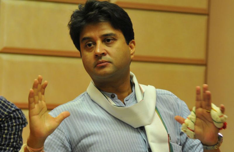 ज्योतिरादित्य सिंधिया का कमलनाथ सरकार पर हमला, कहा- अवैध रेत खनन नहीं रूक पाना दुर्भाग्यपूर्ण