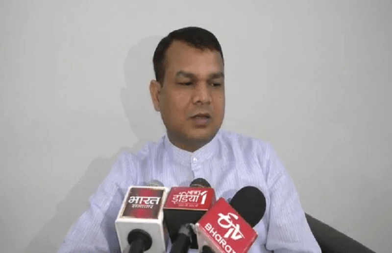 Minister Suresh Passi