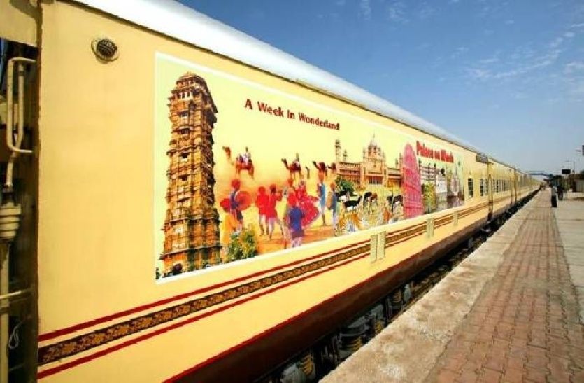 जयपुर पहुंची शाही ट्रेन पैलेस ऑन व्हील्स, हाथी की रोमांचक सवारी कर रहे सैलानी