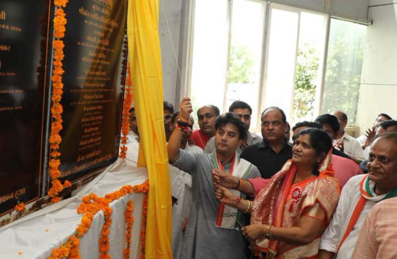 ज्योतिरादित्य की पूजा करती हैं कमल नाथ की ये मंत्री, कहा- सिंधियाजी ने मुझे बनाया, वो मेरे भगवान