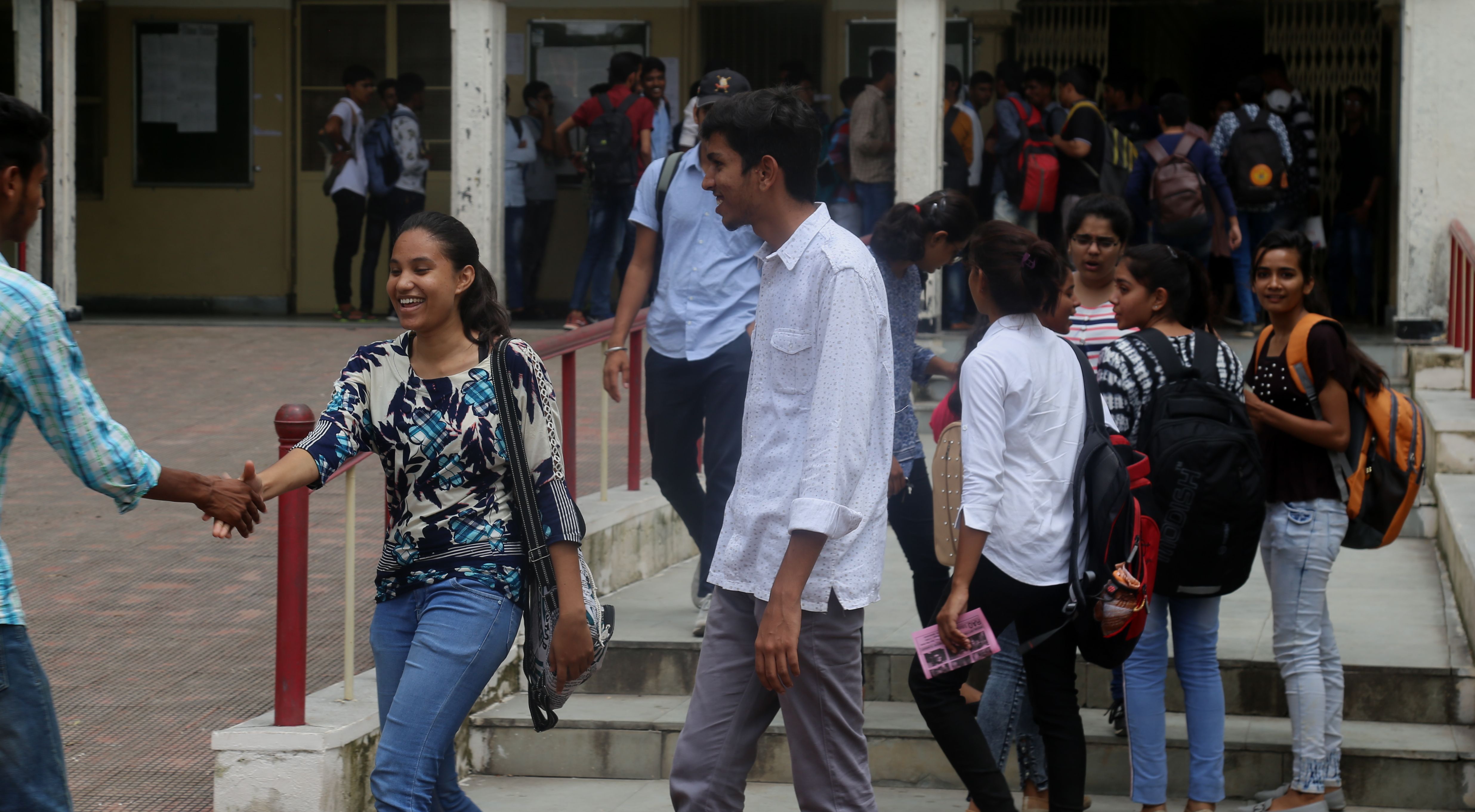 छात्रसंघ चुनाव निपटे, पर पढ़ाई की ट्रेन बेपटरी