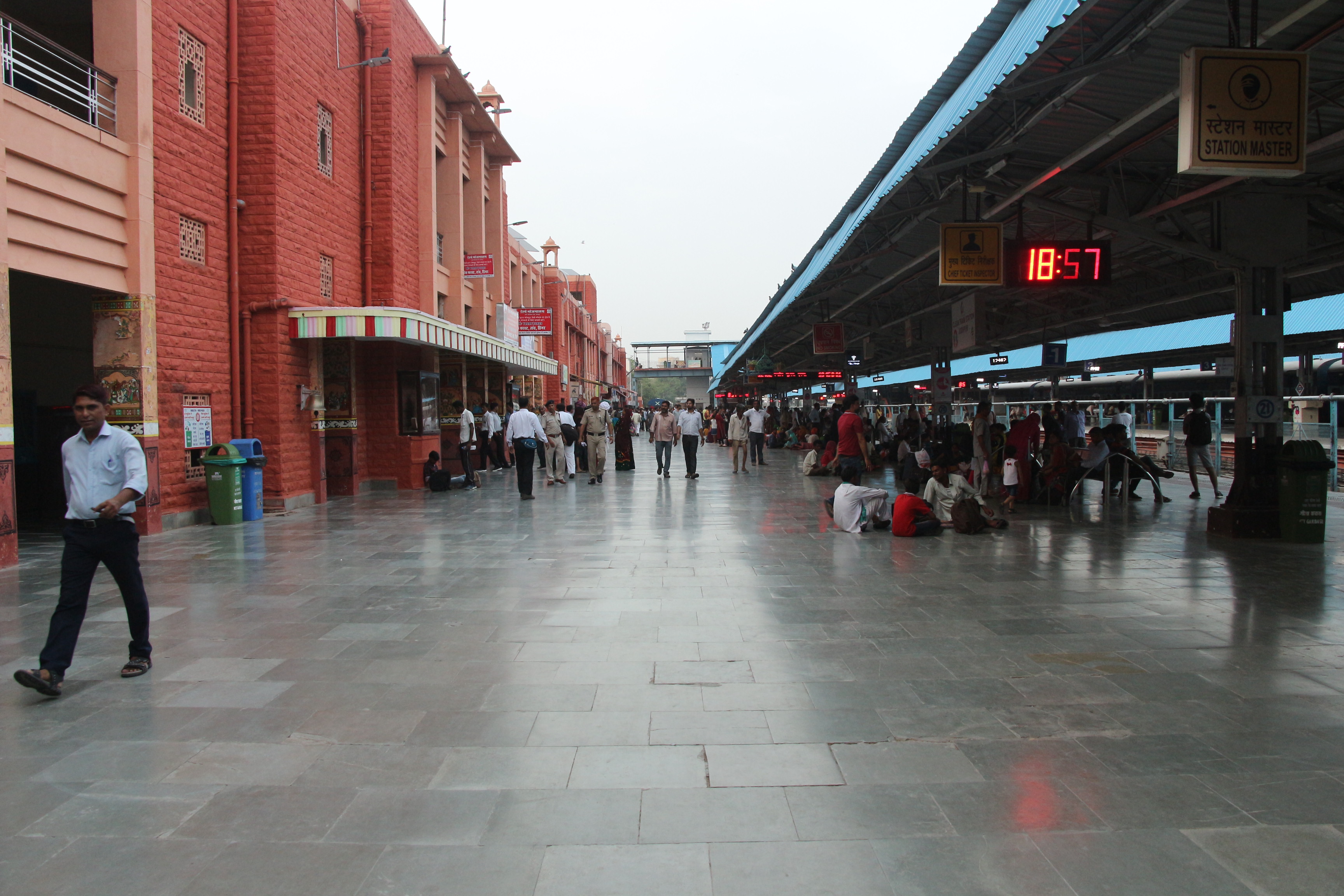 जोधपुर रेलवे स्टेशन को स्वच्छता महोत्सव में प्रथम पुरस्कार