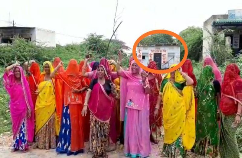 Social change-शराब का ठेका बंद करवाने के लेकर महिलाओं ने उठाए ईंट-पत्थर