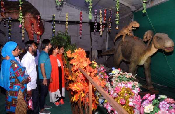 श्रीगंगानगर.मेगा ट्रेड फेयर के प्रति लोगों में ज़बरदस्त क्रेज..........देखें खास तस्वीरें